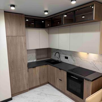 Новознесенська вул., 4