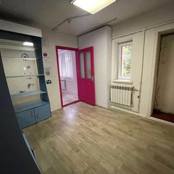 Металургів просп., 15