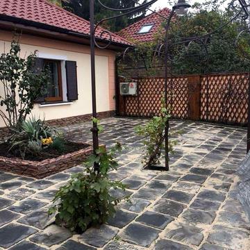 Чубаївська вул., 24