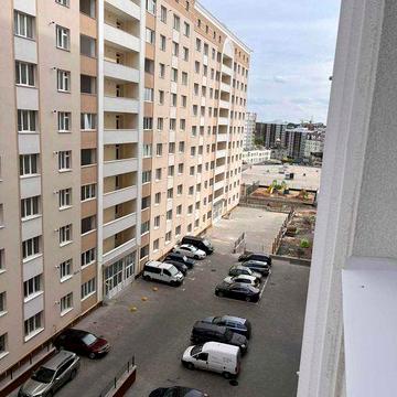Рауш! 2-кімнатна квартира на Озерній!