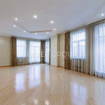 Продаж 4-кімнатної дворівневої квартири на Дарвіна / Історичний центр