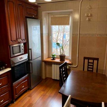 Продаю 2 комнатную квартиру на Апрельской! а1