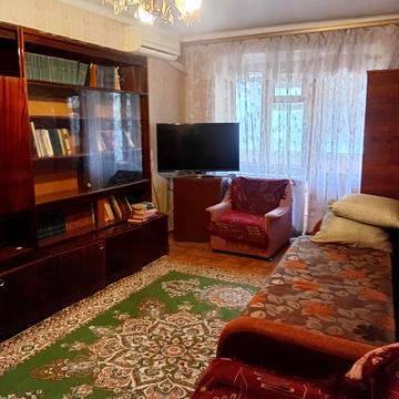 Сегедська вул., 12