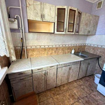 Продається затишна 1-кімнатна квартира на Озерні!