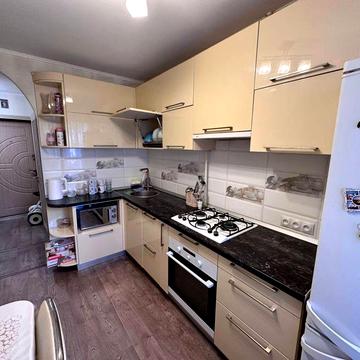 Продам 3к квартиру вул. Коробова, 20 ж/м Червоний камінь Покровський