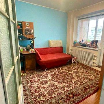 Сдам трехкомнатную  квартиру на Роганском массиве