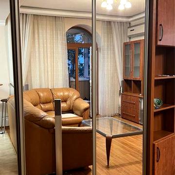 Печерськ.Центр. ЕНЕРГОнезалежна. Мечникова.Метро Кловська.Гулівер