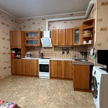 3 Комнатная квартира возле центра М. Грушевского / Плиева