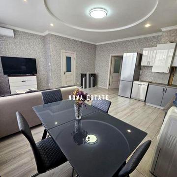 Академіка Писаржевського вул., 8а