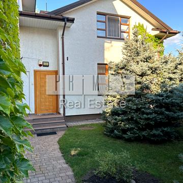 Центральна вул.