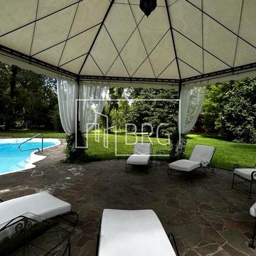 Квітнева вул.