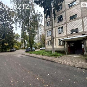 Продаж 3к Квартира Юності проспект