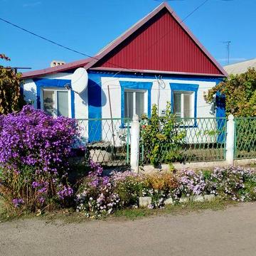 Продам дім в центрі міста Апостолове