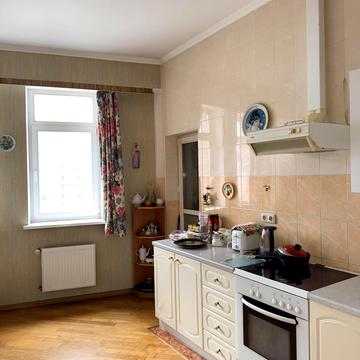 Євгена Коновальця вул. (Щорса), 36-Б