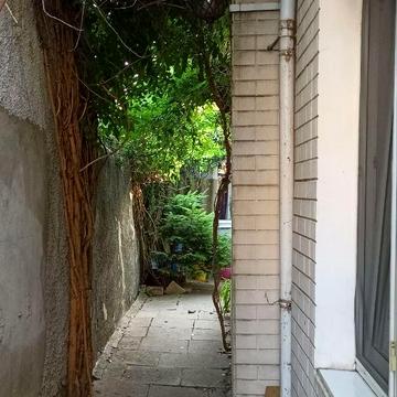 Богдана Хмельницького вул., 4