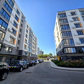 І. Богуна вул., 27а