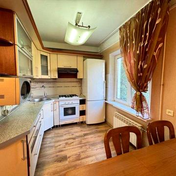 Продам 5-к.кв, 2+2, вул.Шкільна, 2 поверх