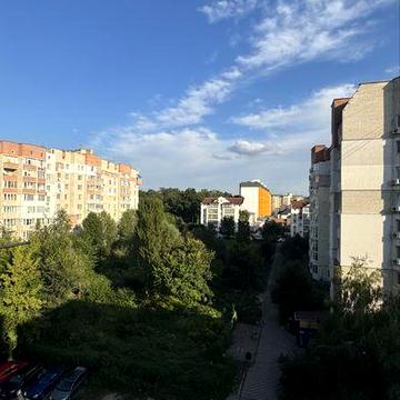 Продаж трикімнатної квартири , район міста Поділля.