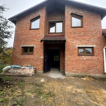 Продам якіснопобудований 2п. будинок