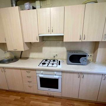 1-на квартира біля академіі