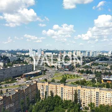 Володимира Сосюри вул., 6