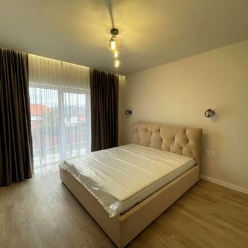 Продаж котеджу з гаражем, газове опалення