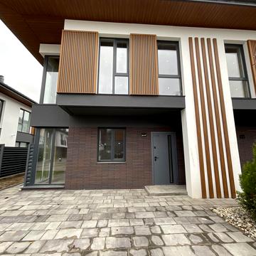 Полтавська вул.