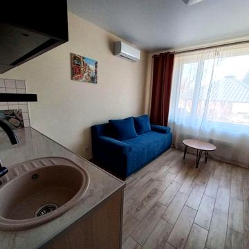 Лоцманський узвіз, 7