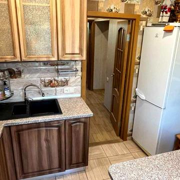 Здаємо 2 -х кім. кв  з ремонтом у центрі Бортничів. Вільна