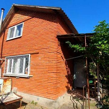 Добротна дача в Ватажково