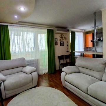 Продам 3-х кімнатну квартиру та гараж  на Полтаській