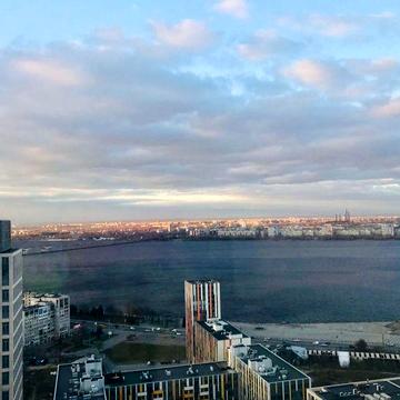 Продам квартиру 204 м.кв  с прекрасным видом на город и реку ЖК Башни