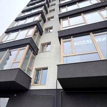 Здана 2 кім. квартира готова до ремонту неподалік Епіцентру