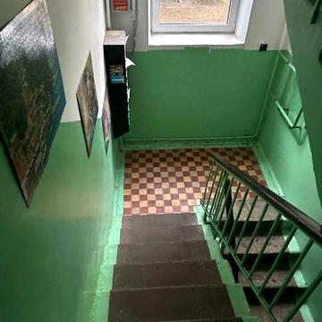Двухкомнатную Ярмолы срочно сдам