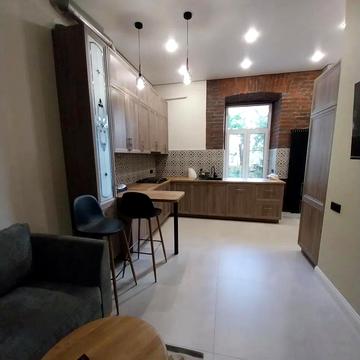 Олени Степанівни вул. (Ленінградська), 1