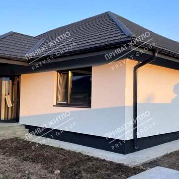 Новий будинок на початку Рибців