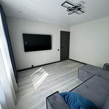 Продам 2к квартиру с новым ремонтом на Тополе-3