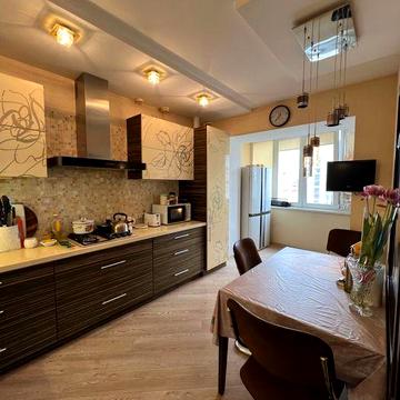 Продається велика 4 к. к-ра в АББО,індивідуальне опалення,центр міста ЖК АББО