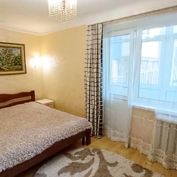 Оренда 3 км квартири в районі Майдану.