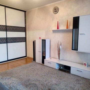 Дарницький вокзал, Ялтинська 15, продаж 1 кім квартири з меблями