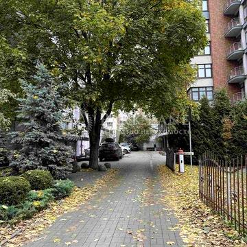 Князів Острозьких (Московська), 17/2,