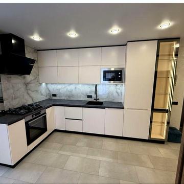 Оренда просторої квартири жк Лагуна середній поверх