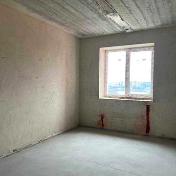 Гарна 1км квартира в зданому будинку