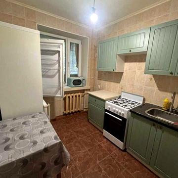 Довготривала оренда 1-і квартири в районі Градецького