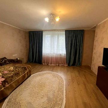 Довготривала оренда 1-і квартири в районі Градецького