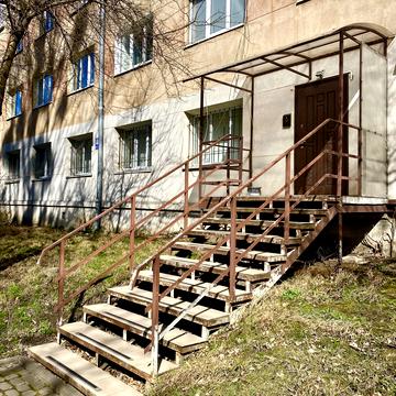 Тютюнників вул. (), 3