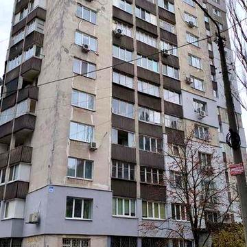 Продам 3х кімнатну квартиру. Ж/М Червоний камінь. Коробова 24.
