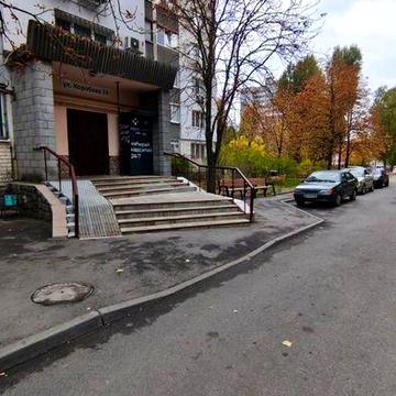 Продам 3х кімнатну квартиру. Ж/М Червоний камінь. Коробова 24.