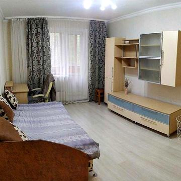 Оренда 2-к квартири поряд парк Бережанська вул, Мінський масив ремонт