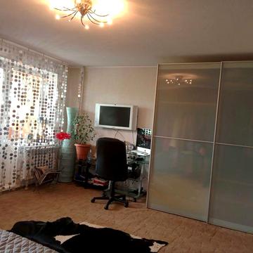 Продам шикарну 3х кімн кв Искринська 4/9 новий цегляний будинок